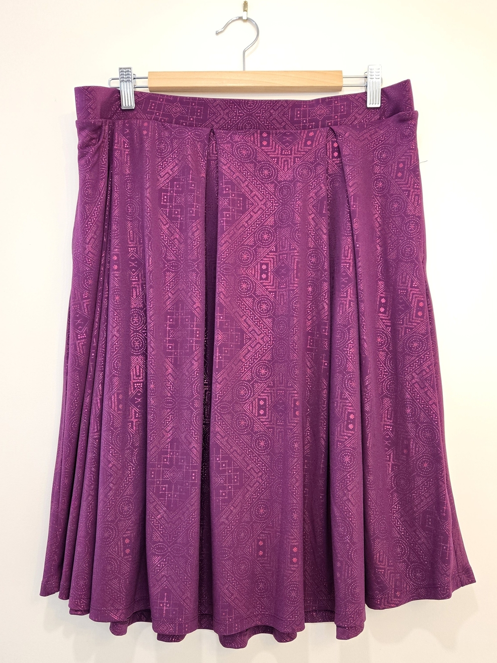 LuLaRoe Elegant Madison Berry Color - Size 2XL